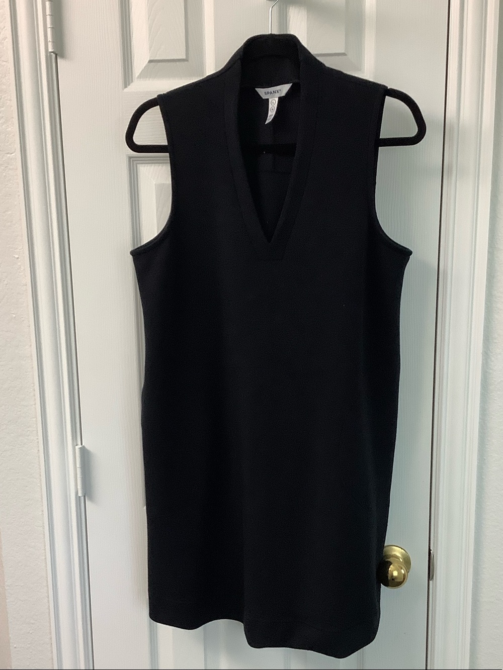 SPANX airessentials Black Sleeveless V-Neck Knit Shift Dress L